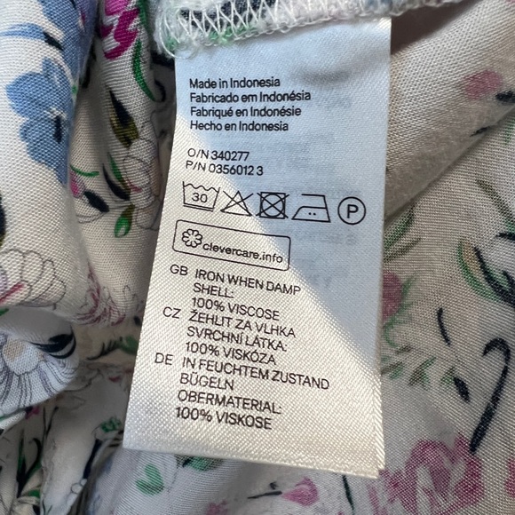 Women’s H&M Button Down Long Sleeve Blouse with Floral Print + Front Poc… - Picture 6 of 10